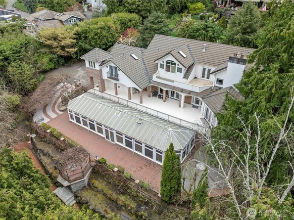 5601 W Mercer Way, Mercer Island WA 98040