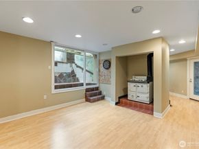 5601 W Mercer Way, Mercer Island WA 98040
