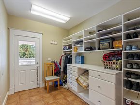 5601 W Mercer Way, Mercer Island WA 98040