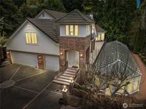 5601 W Mercer Way, Mercer Island WA 98040