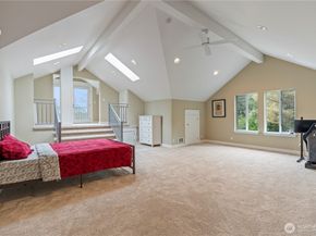 5601 W Mercer Way, Mercer Island WA 98040