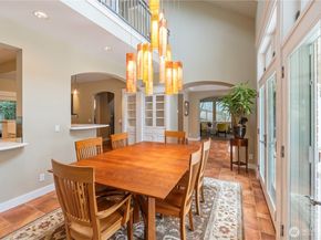 5601 W Mercer Way, Mercer Island WA 98040