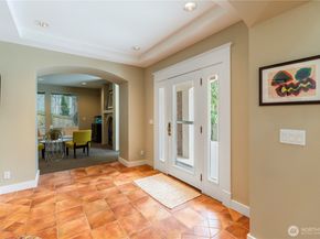 5601 W Mercer Way, Mercer Island WA 98040
