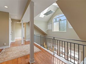 5601 W Mercer Way, Mercer Island WA 98040