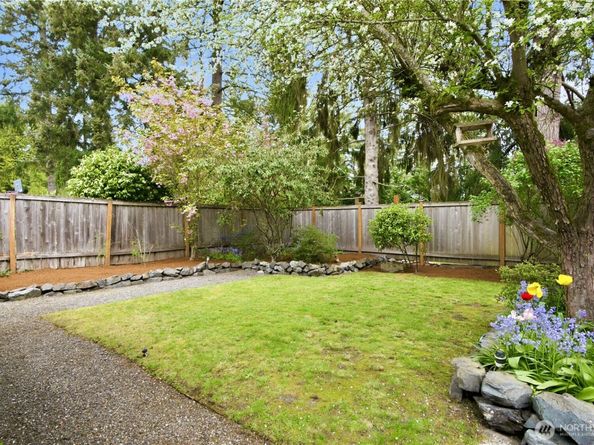 634 167th Avenue NE, Bellevue WA 98008