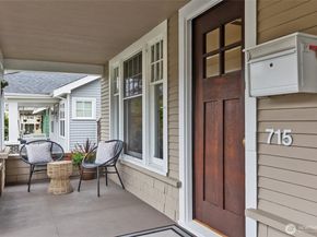 715 N 48th Street, Seattle WA 98103