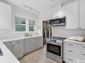 715 N 48th Street, Seattle WA 98103