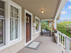 715 N 48th Street, Seattle WA 98103