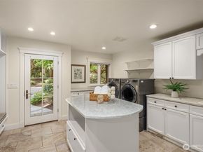 26345 NE 34th Street, Redmond WA 98053