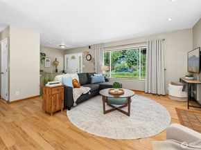 711 Eagle Cliff Rd NE, Bainbridge Island WA 98110