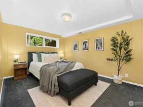 711 Eagle Cliff Rd NE, Bainbridge Island WA 98110