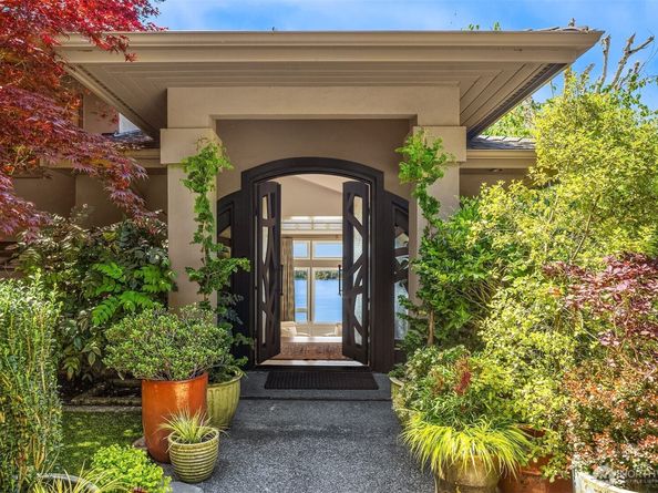 7447 W Mercer Way, Mercer Island WA 98040