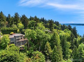 7447 W Mercer Way, Mercer Island WA 98040