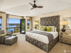 7447 W Mercer Way, Mercer Island WA 98040