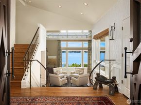 7447 W Mercer Way, Mercer Island WA 98040