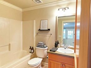 424 21st Avenue, Seattle WA 98122