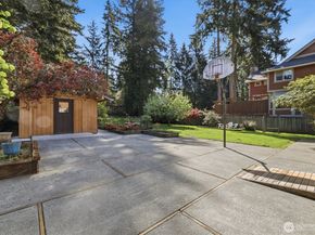 7032 132nd Avenue NE, Kirkland WA 98033