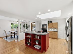 7032 132nd Avenue NE, Kirkland WA 98033