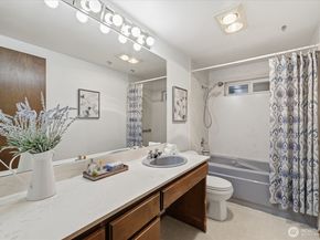 7032 132nd Avenue NE, Kirkland WA 98033