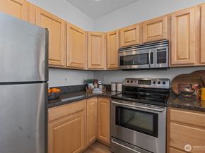 2415 2nd Avenue 631, Seattle WA 98121