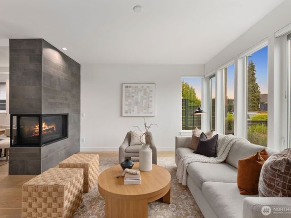 6233 Carleton Avenue S, Seattle WA 98108