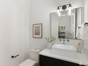 6233 Carleton Avenue S, Seattle WA 98108