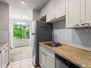 12423 NE 145th Place B145, Kirkland WA 98034