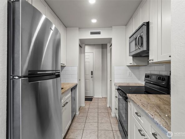 12423 NE 145th Place B145, Kirkland WA 98034