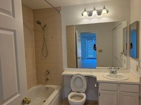 2680 118th Avenue SE 13302, Bellevue WA 98005