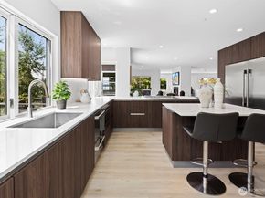 6304 Lakeview Drive, Kirkland WA 98033