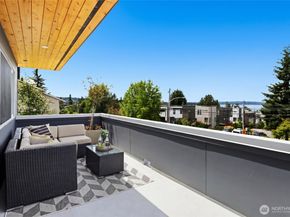 6304 Lakeview Drive, Kirkland WA 98033