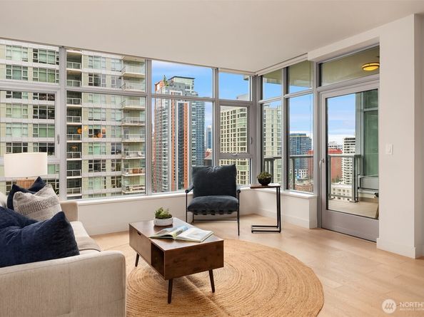 583 Battery Street 2208N, Seattle WA 98121