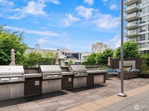 583 Battery Street 2208N, Seattle WA 98121