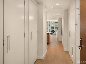 583 Battery Street 2208N, Seattle WA 98121