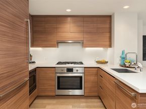 583 Battery Street 2208N, Seattle WA 98121