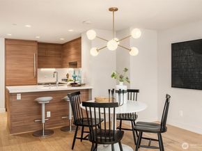 583 Battery Street 2208N, Seattle WA 98121