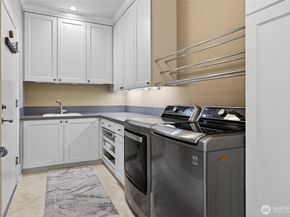 10419 NE 53RD Street, Kirkland WA 98033