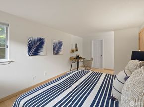 215 9th Street D101, Kirkland WA 98033