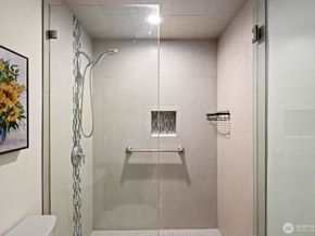 215 9th Street D101, Kirkland WA 98033