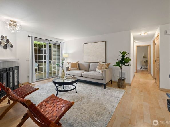 215 9th Street D101, Kirkland WA 98033