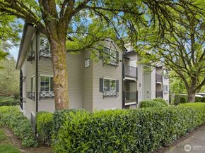 215 9th Street D101, Kirkland WA 98033