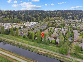 9301 156th Place NE B1901, Redmond WA 98052