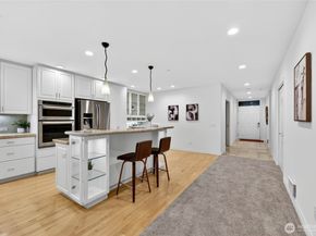 1661 Harbor Avenue SW 301, Seattle WA 98126