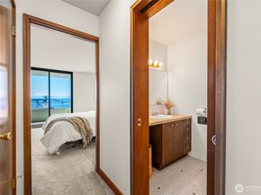 521 5th Avenue W 602, Seattle WA 98119