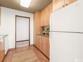 521 5th Avenue W 602, Seattle WA 98119