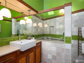 3409 Magnolia Blvd W, Seattle WA 98199