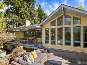 3409 Magnolia Blvd W, Seattle WA 98199