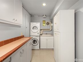 3409 Magnolia Blvd W, Seattle WA 98199