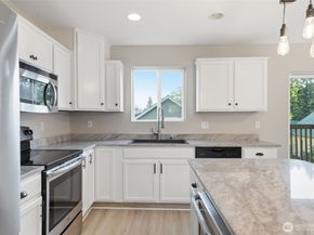 2271 SE Upchurch Way, Port Orchard WA 98366