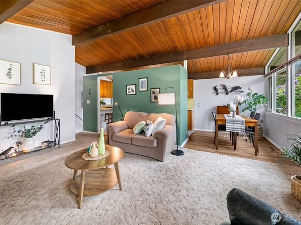 13739 36th Avenue NE, Seattle WA 98125